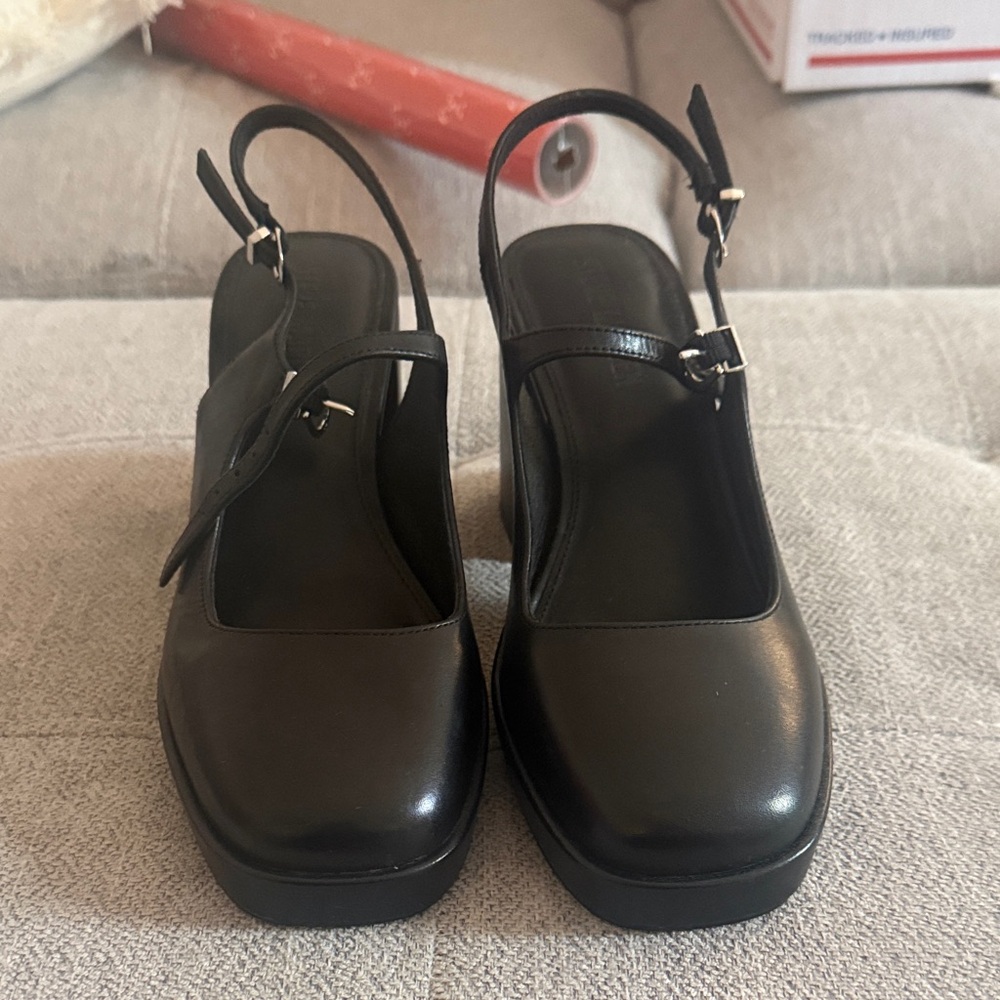 Steve Madden Black Chunky Heel Shoes - Picture 3 of 6